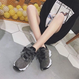 Giày sneaker Hàn Quốc đế lượn sóng