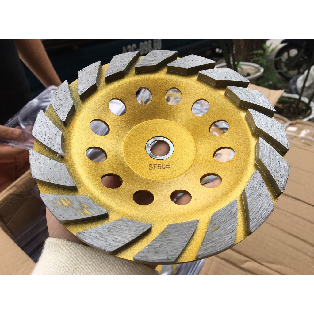 Lưỡi mài, chén mài, đĩa mài sàn bê tông đường kính 180mm ở tại HCM