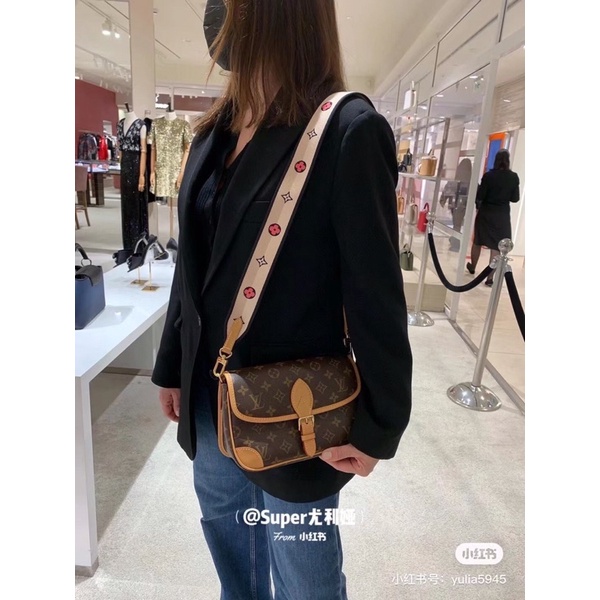 Túi LV Diane fullbox nam châm size 24cm hoa nâu kèm 2 quai Đẹp Soang