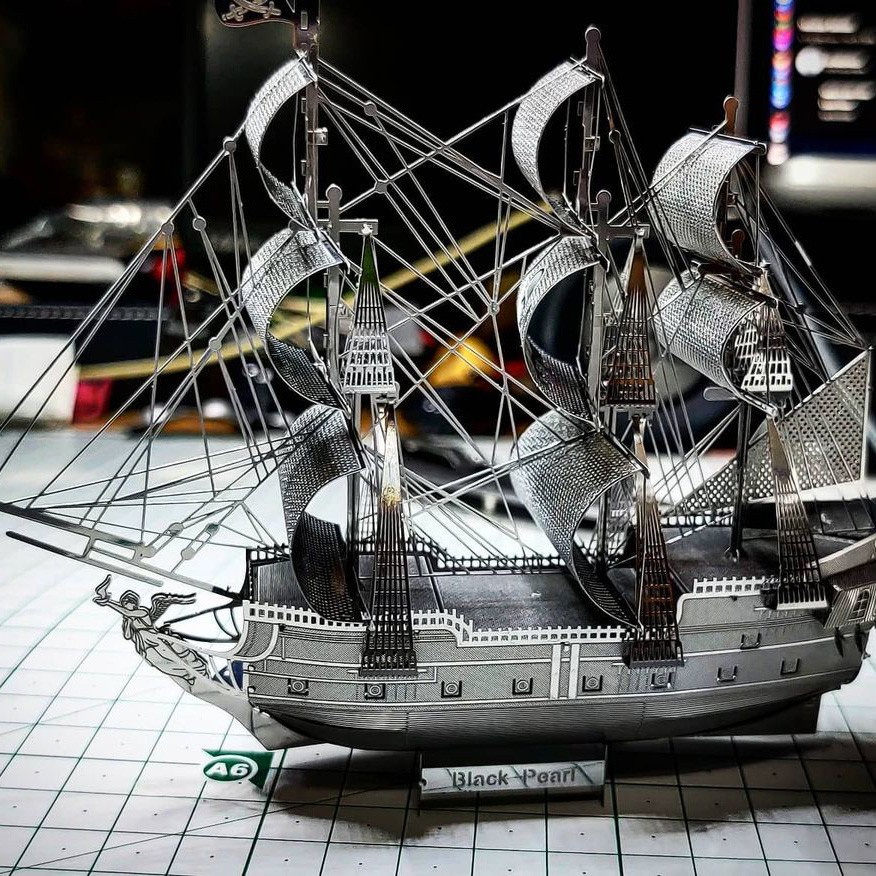 Đồ Chơi Lắp Ráp Mô Hình Thép 3D Piececool Tàu Black Pearl Trong Phim Cướp Biển Carribean