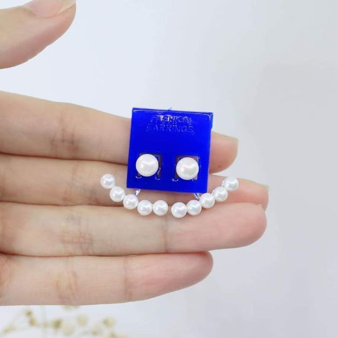 Bông tai bạc nữ- Bông tai bạc kết hợp hạt trai ôm sát tai.
