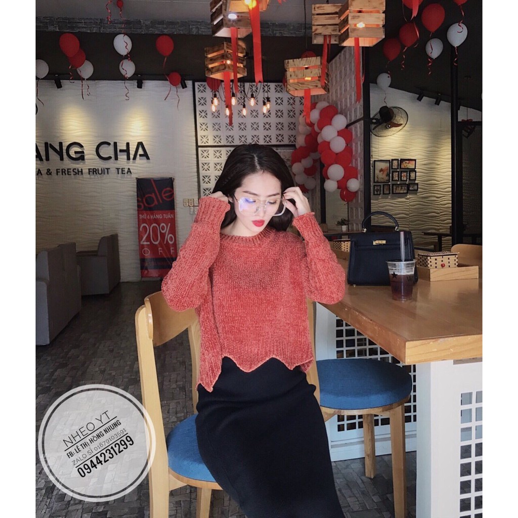 Áo croptop nhung gấu lượn sóng