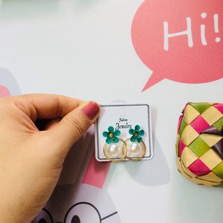 Bông tai nhiều kiểu dáng