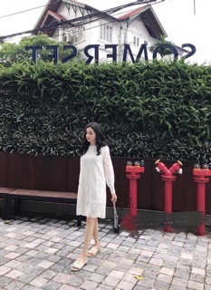 Đầm ren suông tay bo