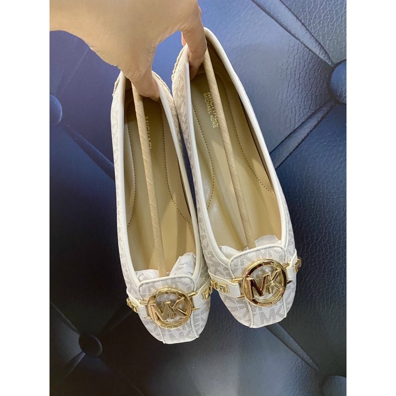 Giày Michael Kors Fulton logo vani trắng rất đẹp, êm chân vô cùng