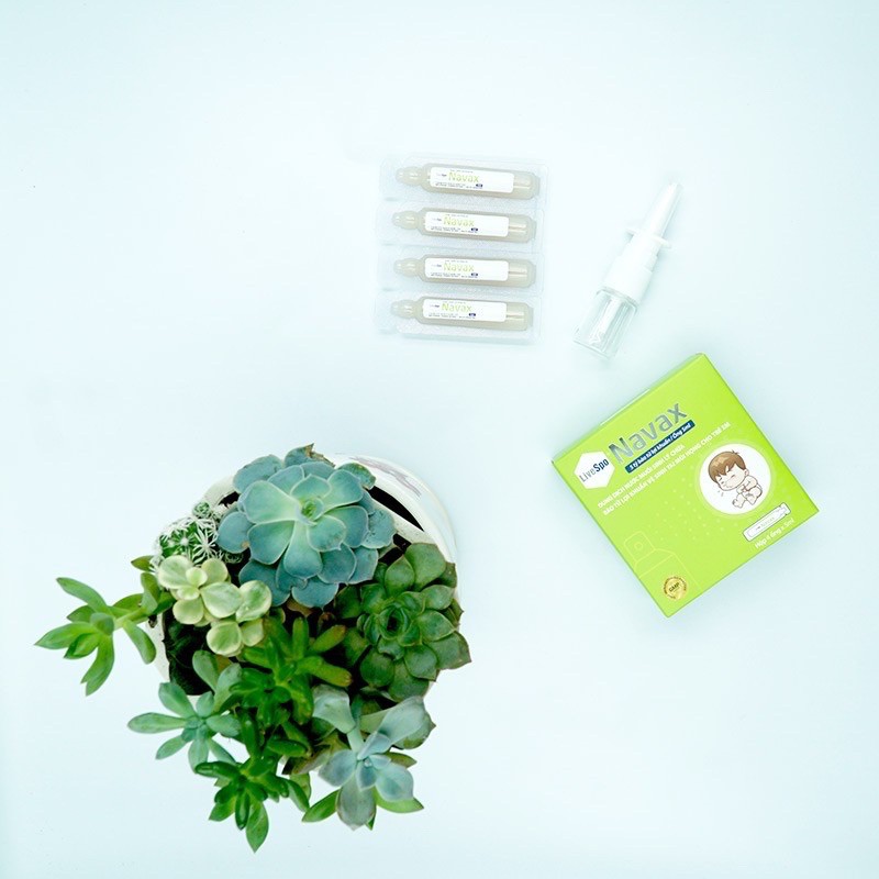 Nước muối sinh lý chứa bào tử lợi khuẩn LiveSpo Navax, vệ sinh và phòng ngừa giảm nguy cơ viêm nhiễm tai mũi họng