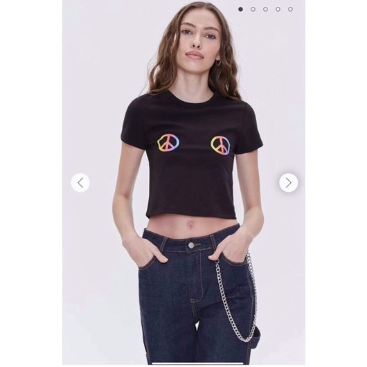 Áo croptop đen in logo vnxk