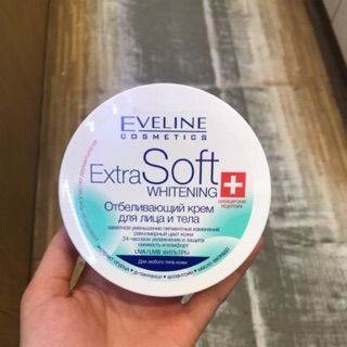 Dưỡng thể Eveline Extra Soft Whitening 200ml