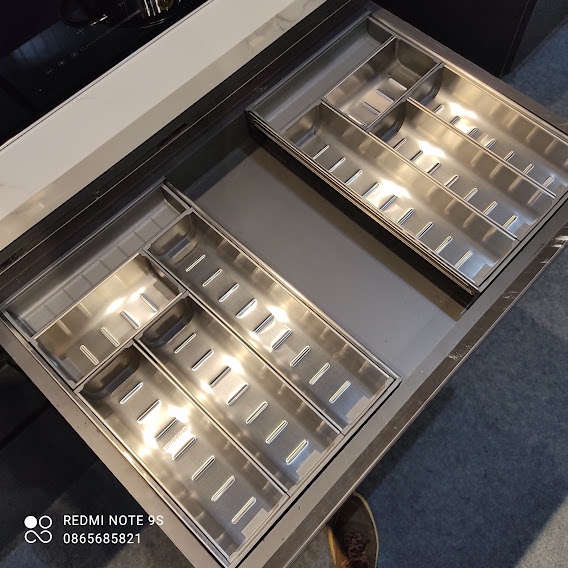 Khay chia thìa dĩa inox, Khay chia ngăn kéo Eurogold, Phụ kiện ngăn kéo tủ bếp