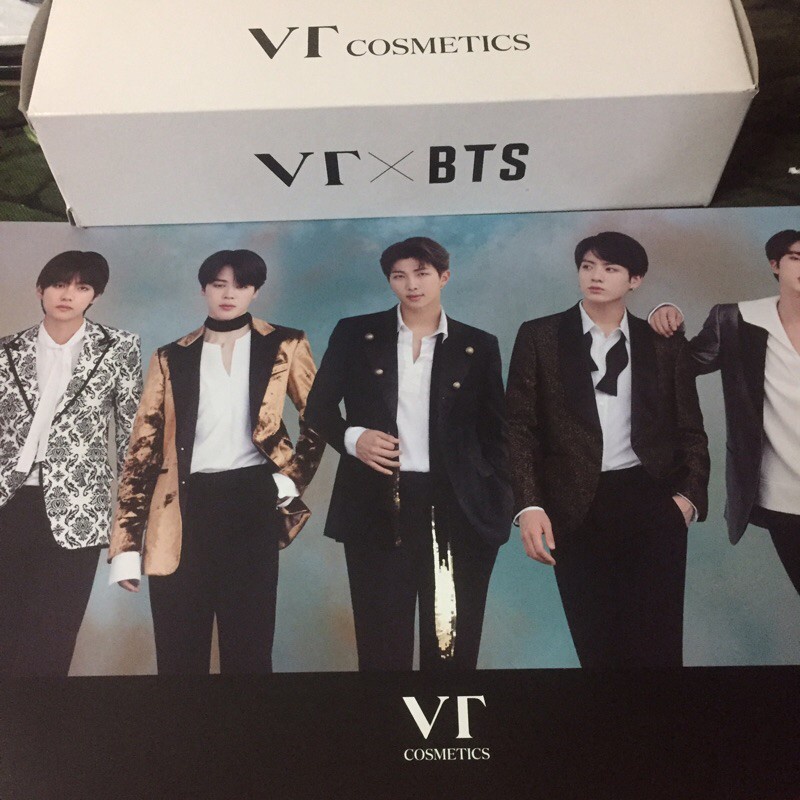 Thẻ Photocard và Poster chính hãng bộ nước hoa VT x BTS Cosmestics - Tự chọn