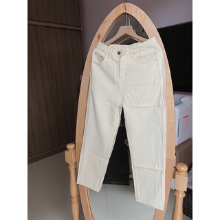 Quần kaki màu kem