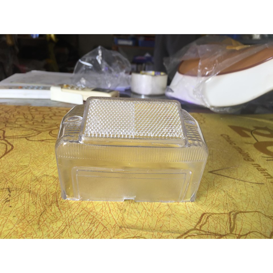 Chụp láy nhựa trắng cho cub đèn vuông