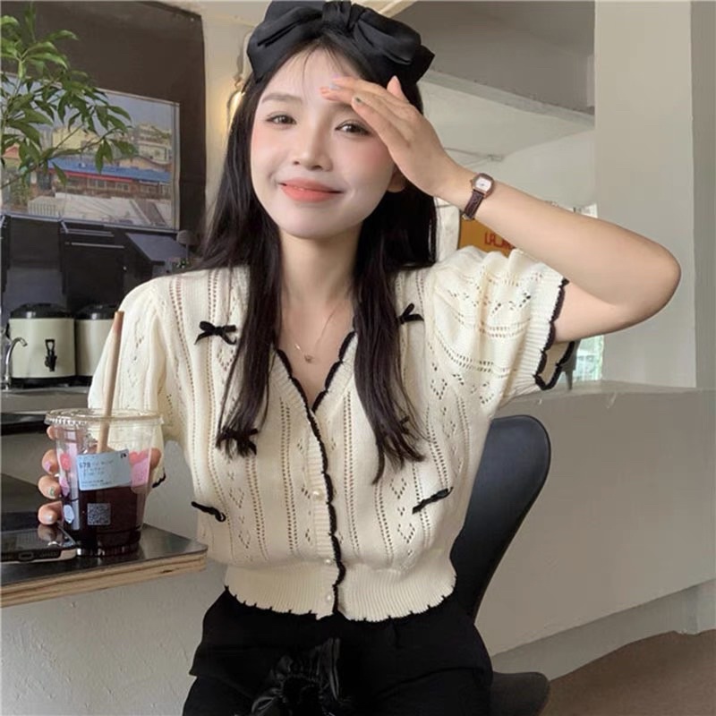 Áo Len Nơ tay cộc Khuy ngọc viền đen, màu trắng kem cực iêu luôn các nàng ơi A015