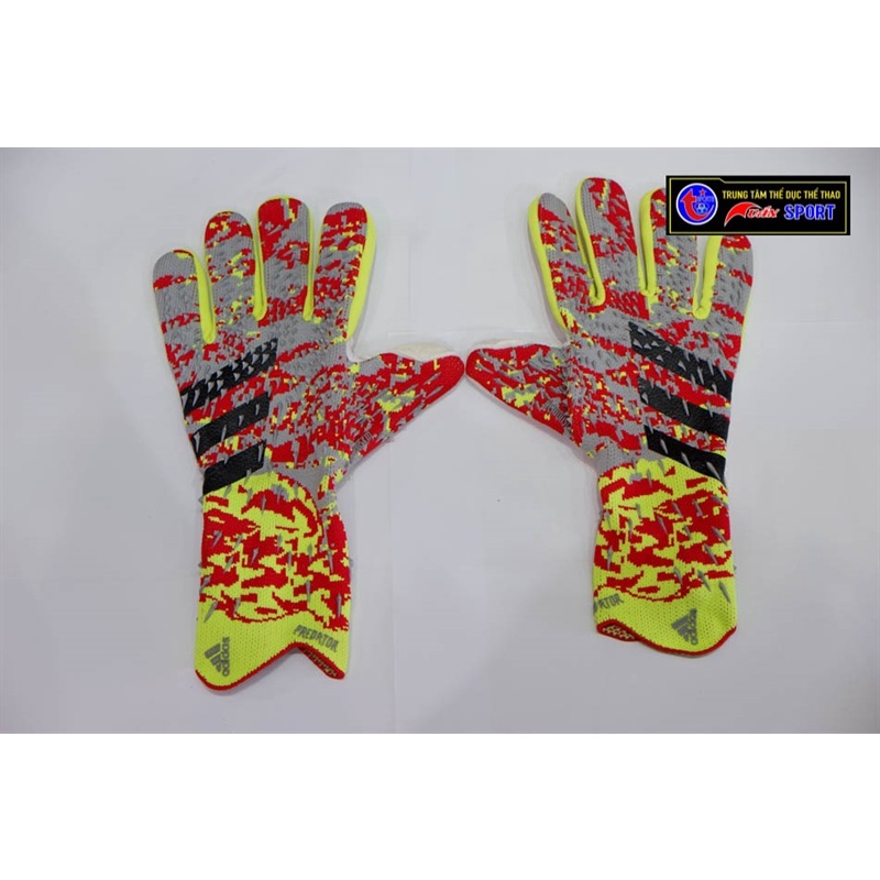 Găng tay thủ môn Predator Pro (không xương) - xanh đỏ(size 8-9-10)