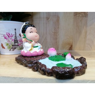 Tượng quan âm ngồi ao sen