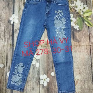 Quần jeans thêu hoa đính đá