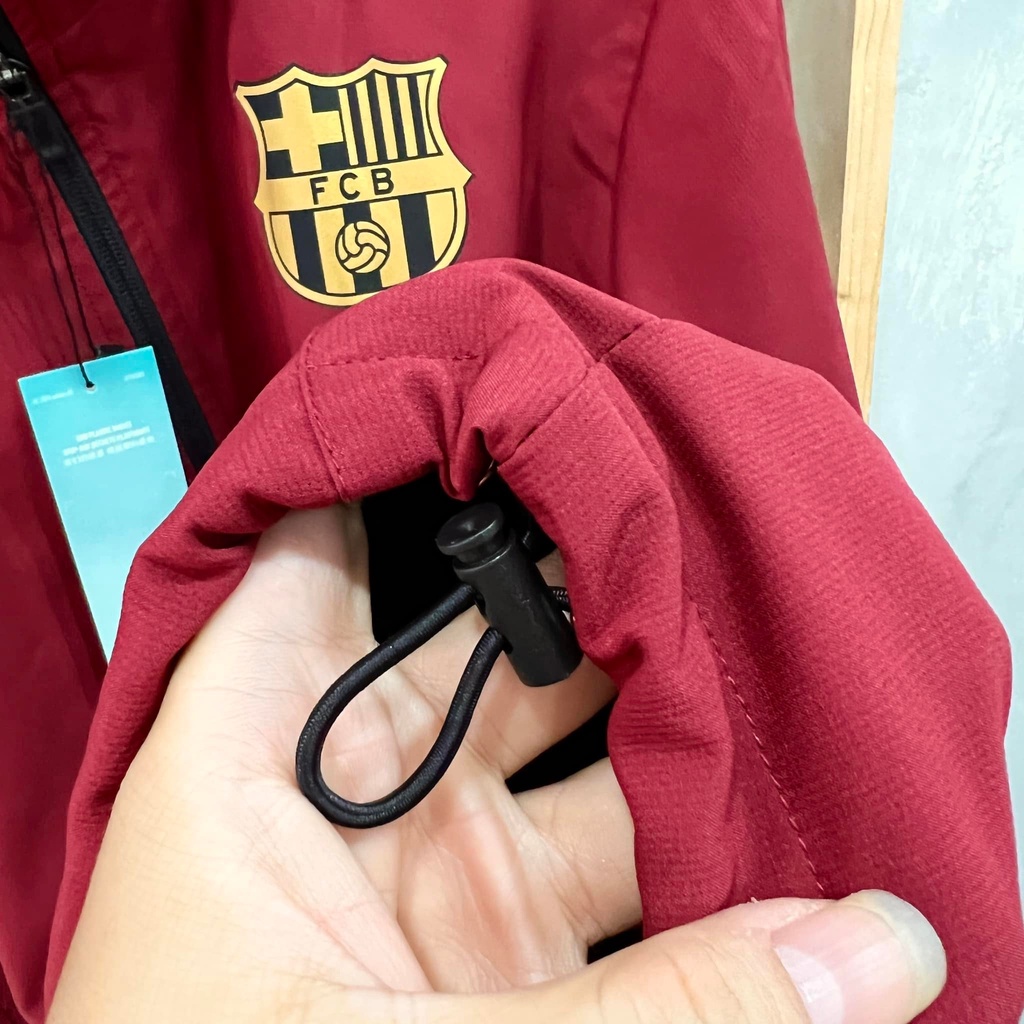 Áo khoác gió 2 lớp thể thao Barcelona chống nắng màu đỏ đô
