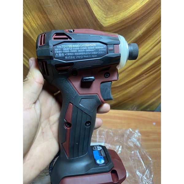 Máy vặn vít makita td172  body