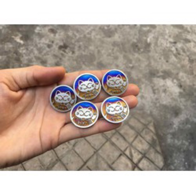 Tem titan mèo thần tài