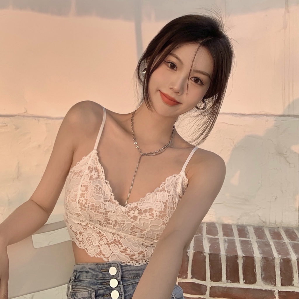 Áo dây mảnh khảnh phù hợp cho nữ giới phong cách Pháp