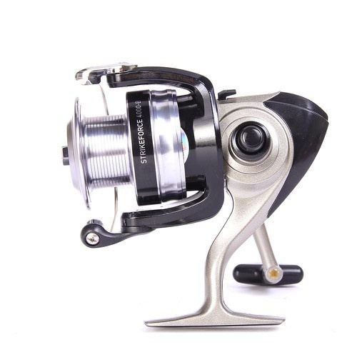Máy câu cá đứng DAIWA Strike Force size 1000 , 2500, 4000 chính hãng - Top1VN vip 679jasdja