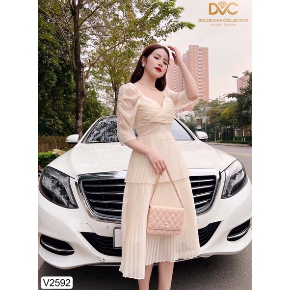 V2592 váy voan dập ly màu be