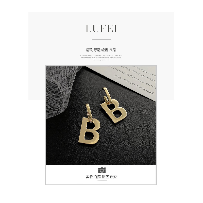 Khuyên Tai Nữ Trang Tạo Hình Độc Đáo