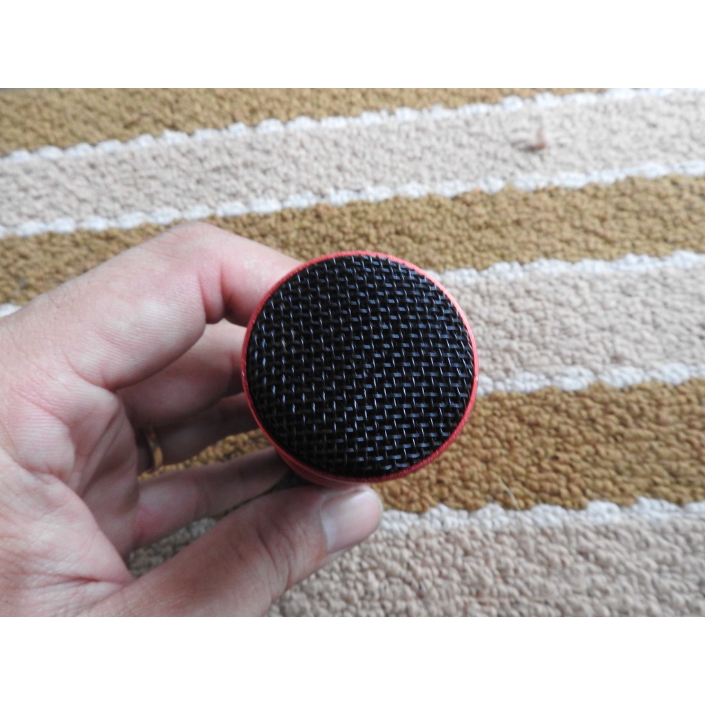 Thanh lý cái Mic hát Karaoke không dây còn lên nguồn sáng đèn cắm tai nghe còn hoạt động tốt không biết dùng thế nào