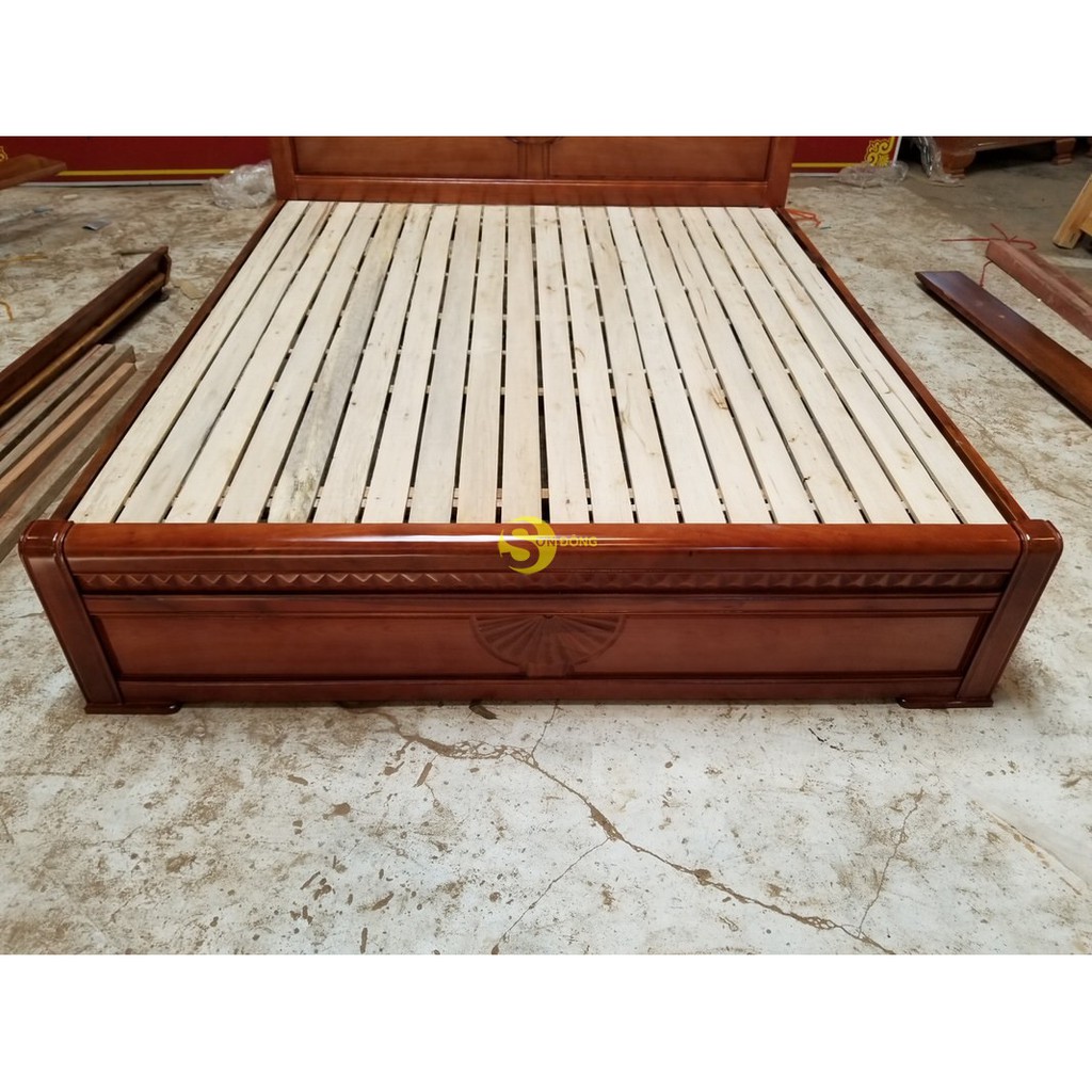 Giường ngủ 1m8 gỗ Xoan Đào kiểu đẹp