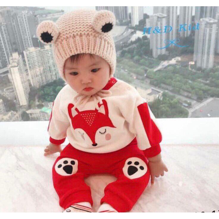 Bộ quần áo đáng yêu cho bé