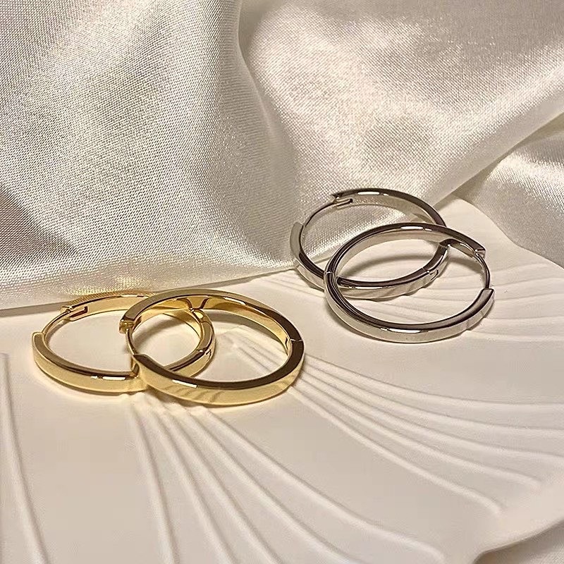 Bông tai khoen tròn bản vuông basic 2 màu 2cm