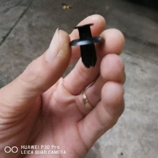 Chốt nhựa vè bánh xe cho các dòng Mazda gói 10 cái