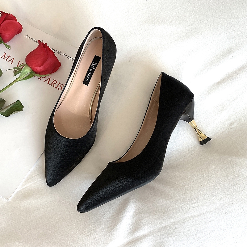 Giày cao gót nữ mũi nhọn chất liệu satin gợi cảm