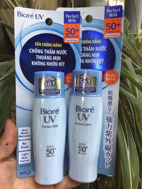 SỮA CHỐNG NẮNG ĐI BIỂN BIORE CHỐNG THẤM NƯỚC SPF 50+/PA+++ 40ml