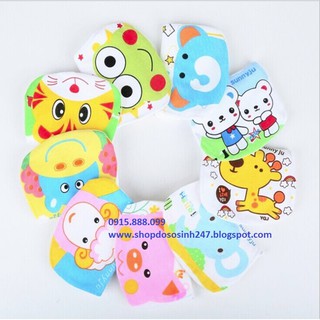 Lót lưng thấm mồ hôi cho bé