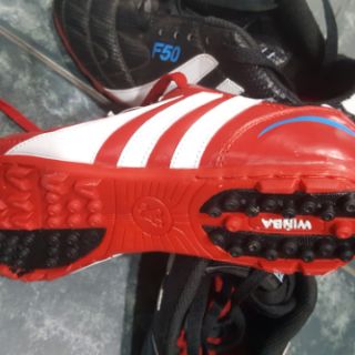 Giày đá bóng F50