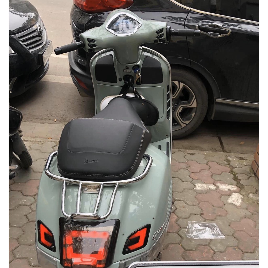 Baga sau ( tay xách , cảng ) kiểu Z nhập khẩu Thái Lan dành cho Vespa GT , GTS , GTV ...