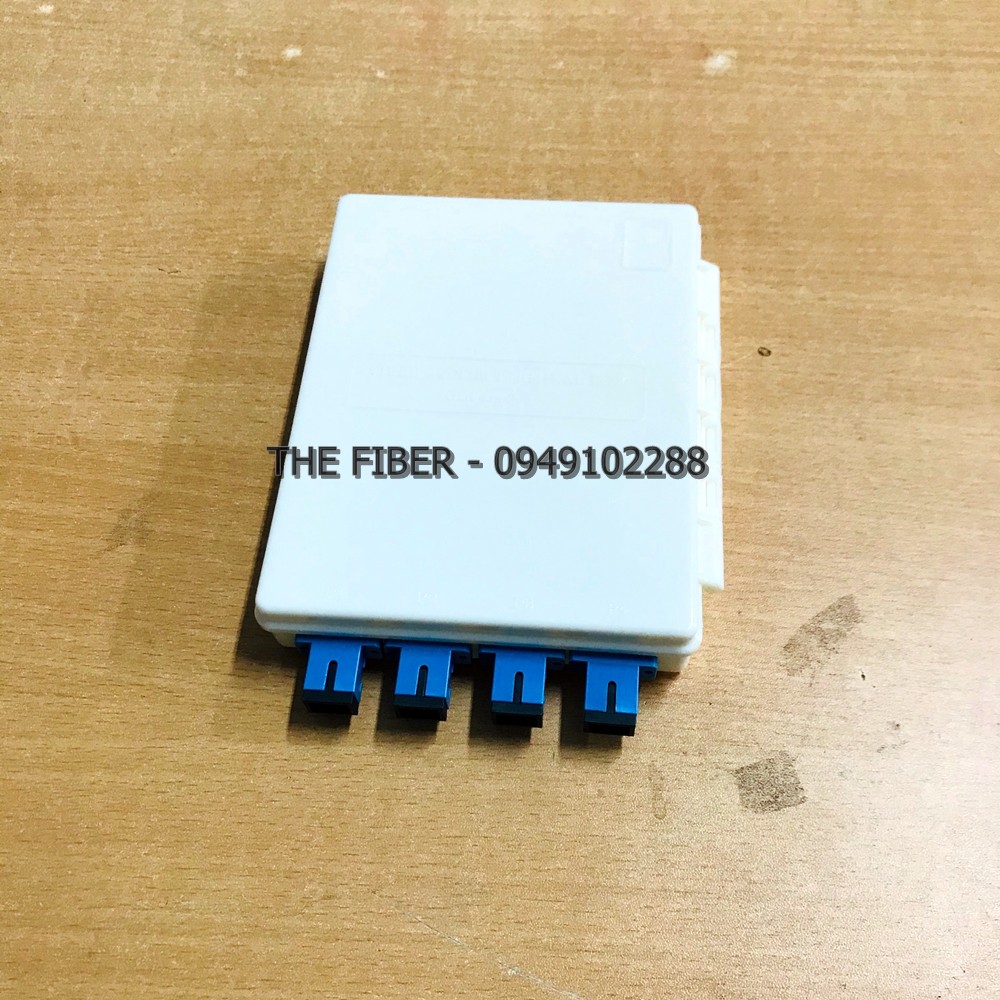 Hộp ODF bằng nhựa 04FO SC-UPC - Đầy đủ phụ kiện: 04 Adapter SC-UPC+ 4 Dây hàn quang + 4 ỐNG co nhiệt - M2ODF-SCU4P