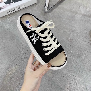 Sục thể thao đen hở mũi