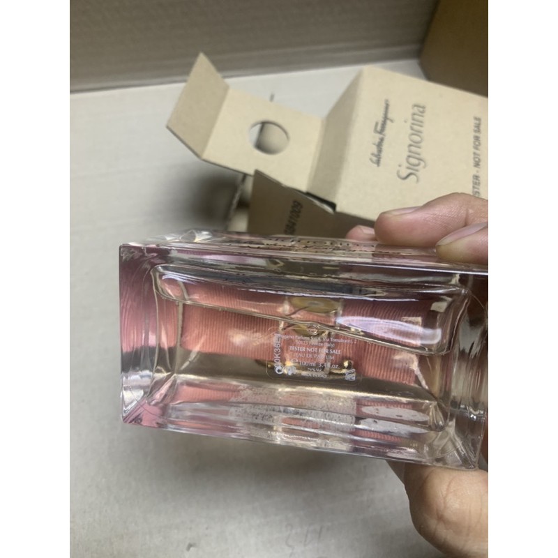 Nước hoa Salvatore Ferragamo Signorina EDP 100ml. Tester FGM41254 (sx không nắp y như hình)