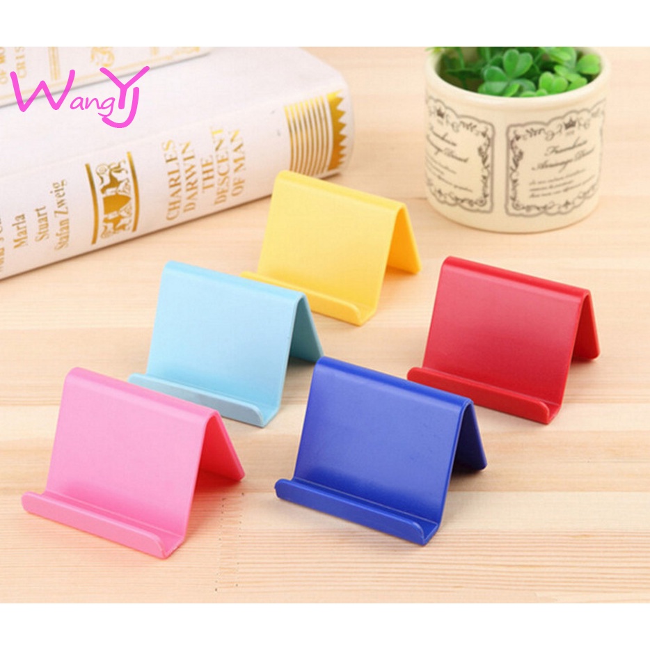 Giá đỡ điện thoại bằng nhựa thông dụng tiện lợi