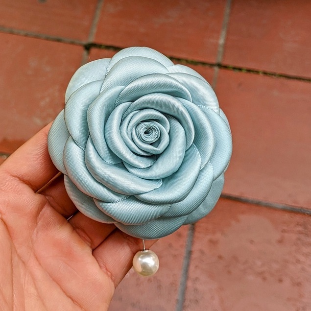 Hoa cài áo trang trí áo váy có ghim cài, chất liệu ruy băng satin cao cấp [HANN- Hoa cài áo, pk thời trang]