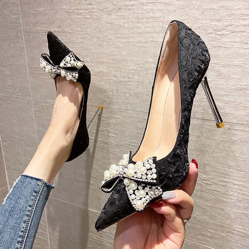 Giày Cao Gót Mũi Nhọn Màu Đen Đính Đá Trang Trí Sang Trọng Thời Trang Cho Nữ