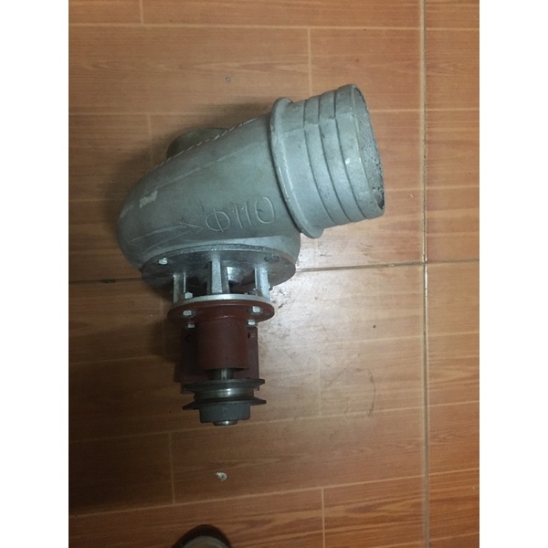 Máy bơm nước 110 - Chân đế chạy dây đai