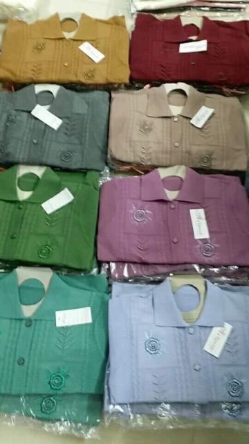 Áo len trung niên thêu hoa | BigBuy360 - bigbuy360.vn