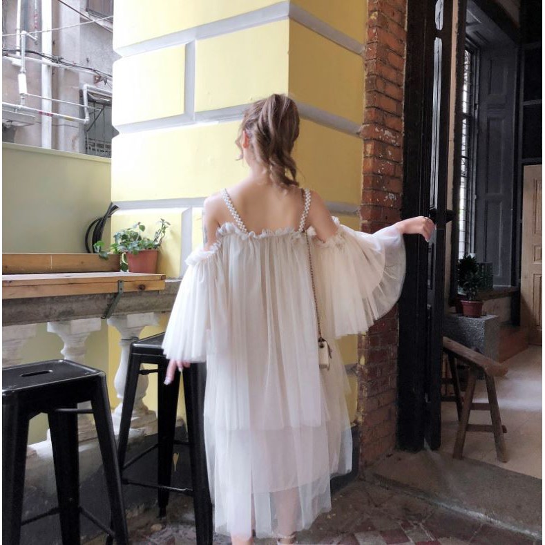 Đầm công chúa trễ vai đính cườm