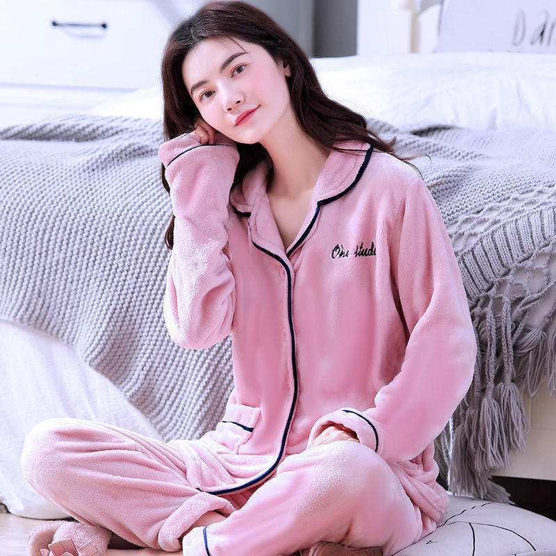 Bộ đồ ngủ vải nhung san hô dày dặn giữ ấm mùa thu đông phong cách Hàn Quốc | BigBuy360 - bigbuy360.vn