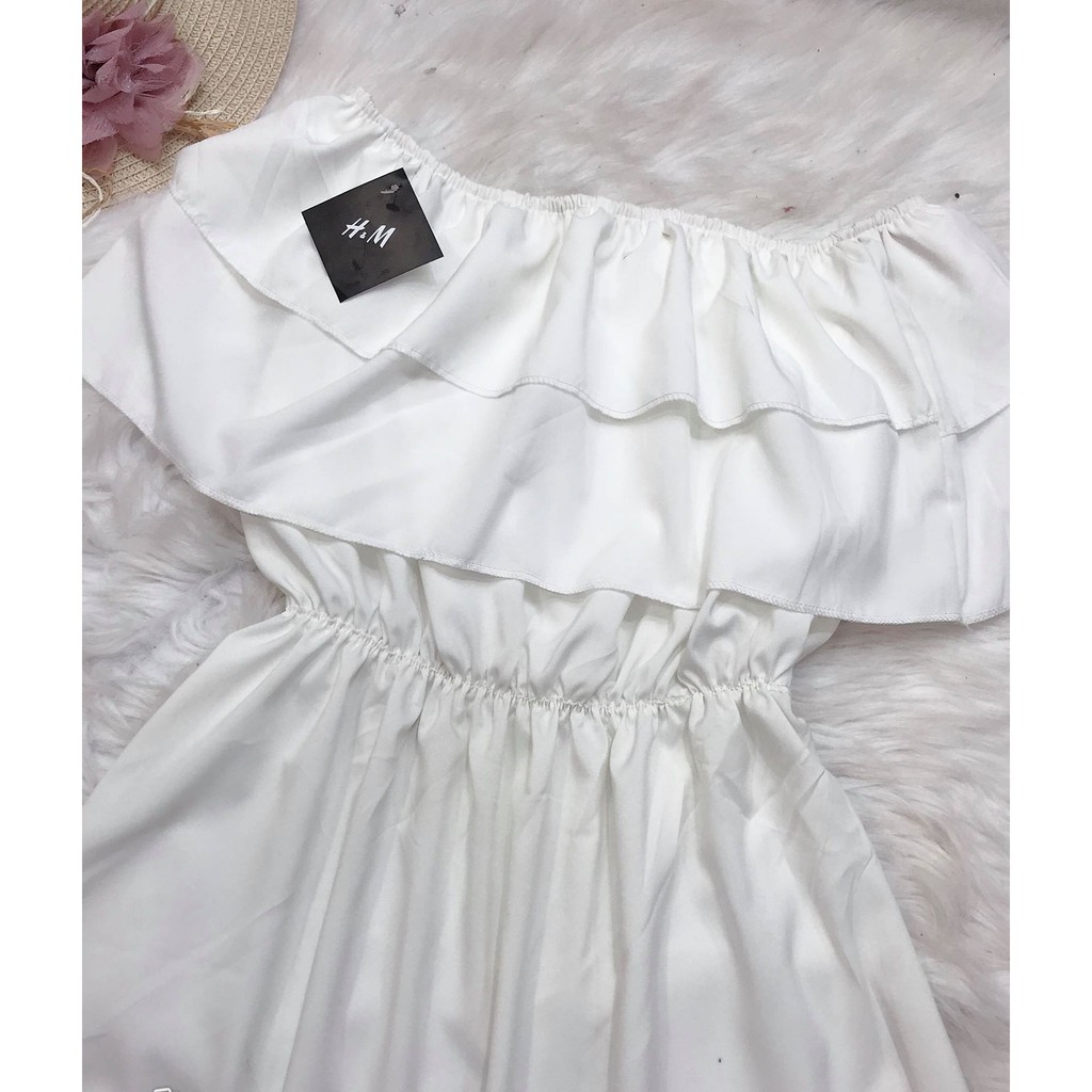 Nhập WA26302 giảm 25% đến 40K_Váy bèo trễ vai duy nhất màu trắng_DNG9835 | BigBuy360 - bigbuy360.vn