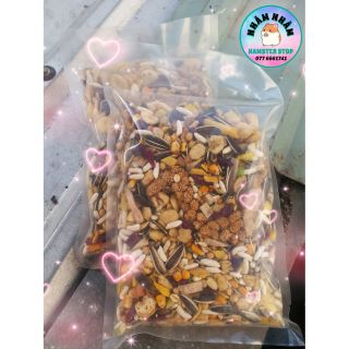 Thức ăn cơ bản dành cho hamster (Hổng ngon như hình shop dẹp tiệm =))~)