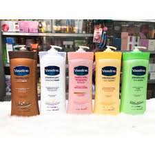 Sữa dưỡng thể trắng da Vaseline Body Lotion 725ml